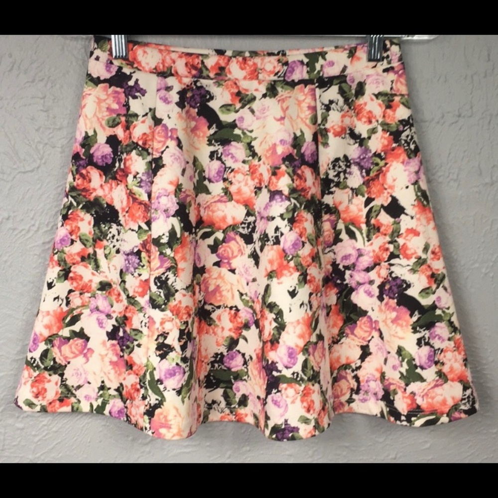 Lily Rose Floral Skater Skirt - Picture 2 of 3